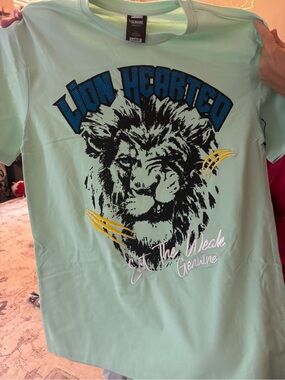 Lion Hearted Graphic outfit top and bottom  - Mint Green